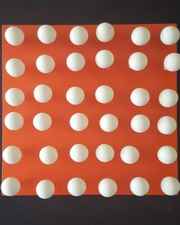 Antonio Asis - Boules tactiles sur font rouge